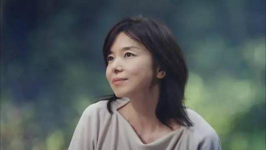 年轻宝妈被嘲黄脸婆:大众审美,"逼疯"了一群女孩