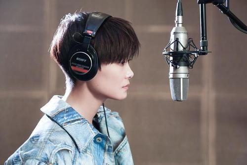 中国好声音|《中国好声音》导师阵容再次反转：双重猜谜，最终会是谢霆锋和她？