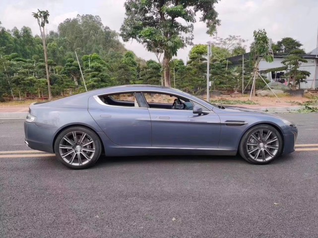 阿斯顿马丁rapide