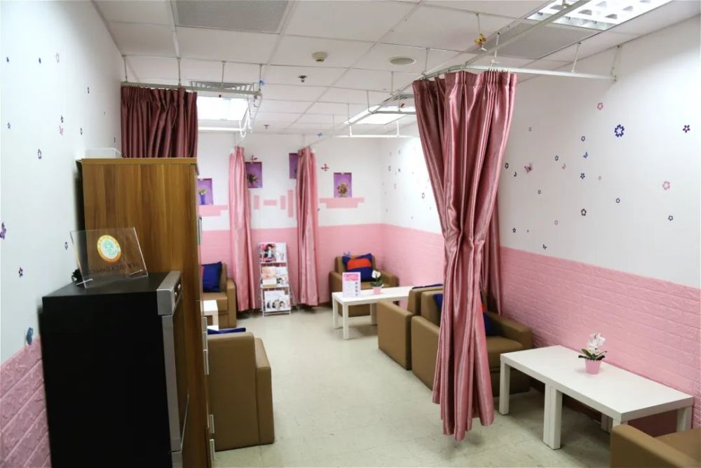 中芯国际集成电路制造(上海)有限公司爱心妈咪小屋,坐落于张江路18号