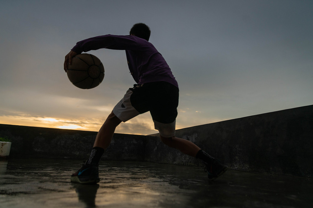 篮球少年张家城:不喜欢"独臂"那两个字 希望生活回归平静