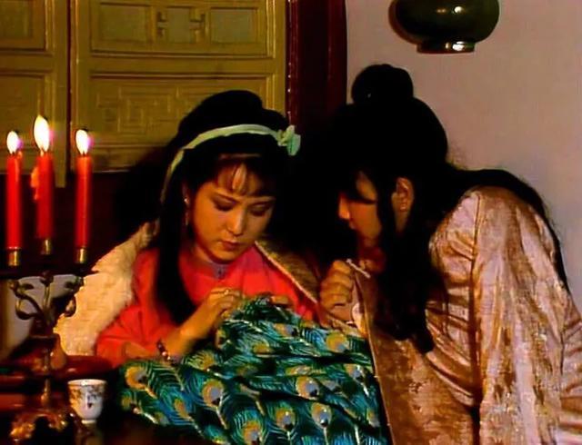 红楼梦里都有哪些吃喝用度的讲究?