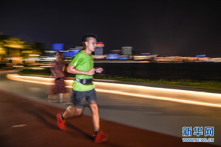 全民健身——夏日夜跑