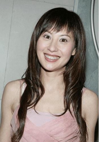 在张卫健爱上张茜之前,他与香港女演员江欣燕有过一段恋情,曾经江欣燕