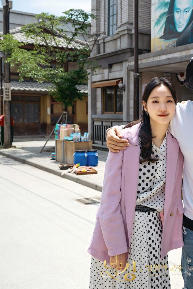 李敏镐终映照帅翻天,金高银穿长裙超仙