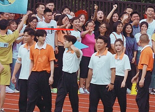 跑男路透曝光,王嘉尔参加录制,跟蔡徐坤站一块,身高差成亮点_腾讯新闻