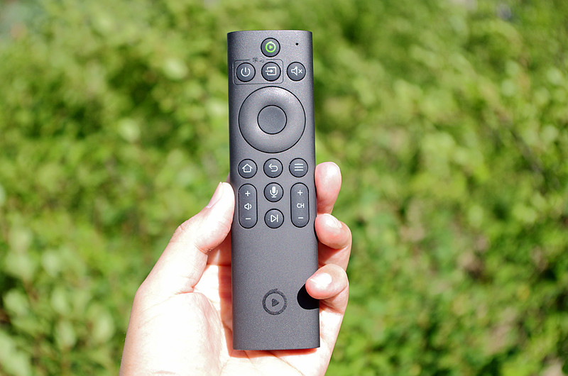 从电视果5s plus开始,电视果正式引入了遥控器.