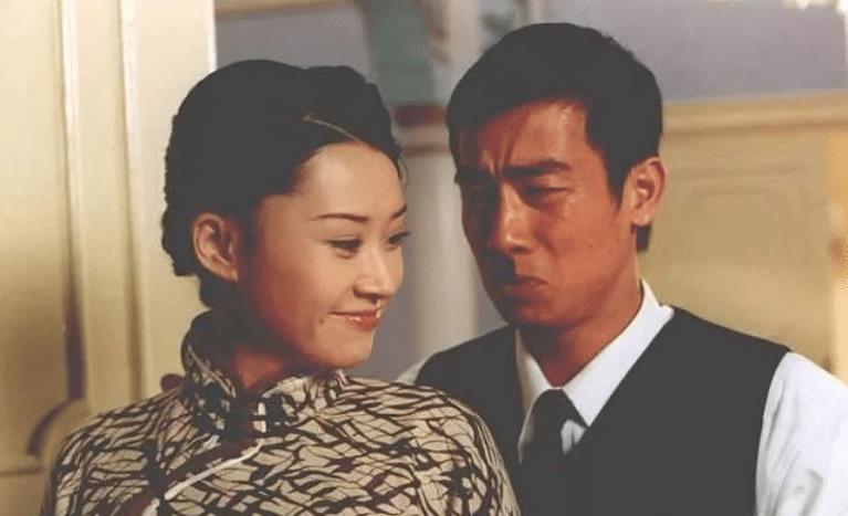 许晴早年角色太辣眼!又黑又土脸盘超大,还破次元和陈小春演情侣