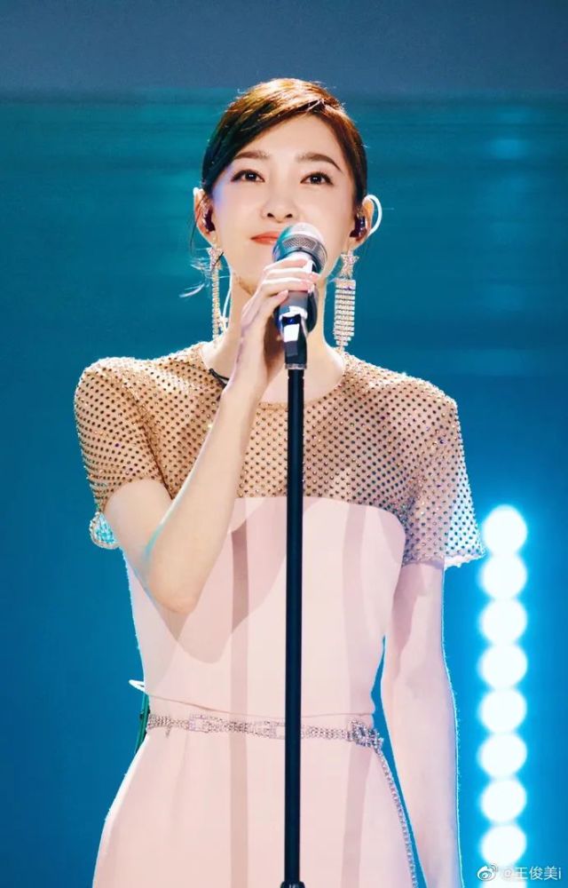 钟丽缇透视装尽显好身材,宁静成时髦担当,姐姐们都太拼了!