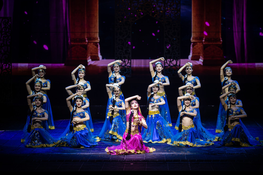 大型歌舞《西安千古情》探班:一场声光电的视觉盛宴_腾讯新闻