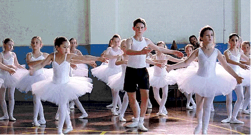 男人穿裙子跳芭蕾舞受尽非议追求梦想到底值得吗