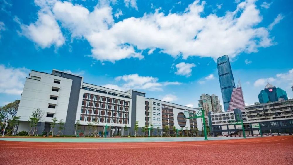 罗湖高级中学是罗湖区委区政府整合优质基础教育资源,重点打造的高