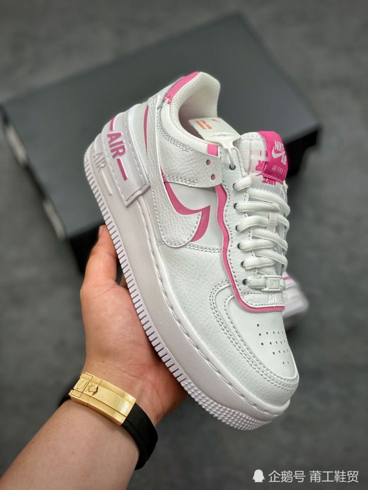 男士勿进粉粉甜甜的耐克空军一号af1樱花粉开箱网友超适合小仙女
