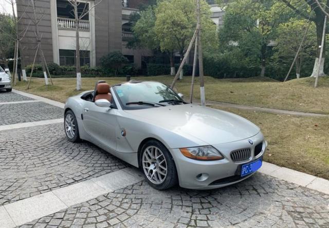 6 8万就买到二手宝马z4 17年车龄9万公里 这位嘉定小哥毅然决然 腾讯新闻