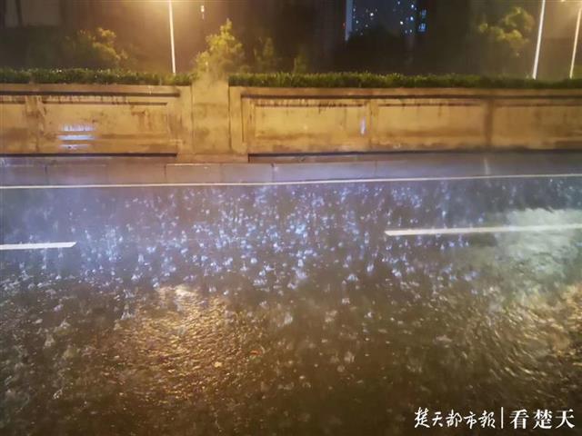 武漢雷電不停登場 今日湖北仍有大雨暴雨