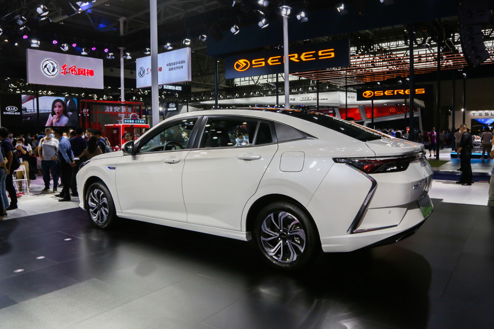 东风风神奕炫ev500上市 补贴后售14.98-15.98万