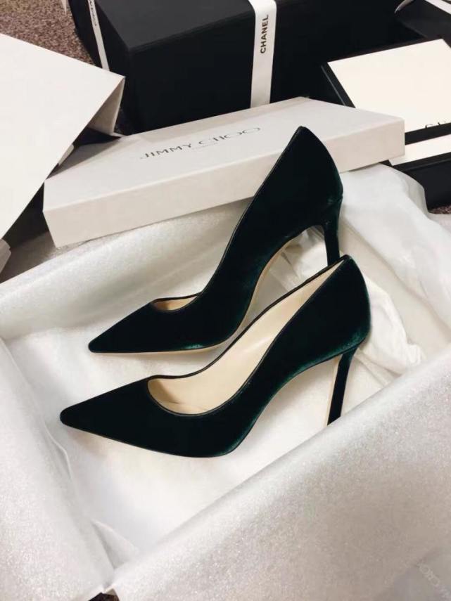 香奈儿高跟鞋的设计有多迷?一双成为品牌经典,一双却撞款"中国大妈"!