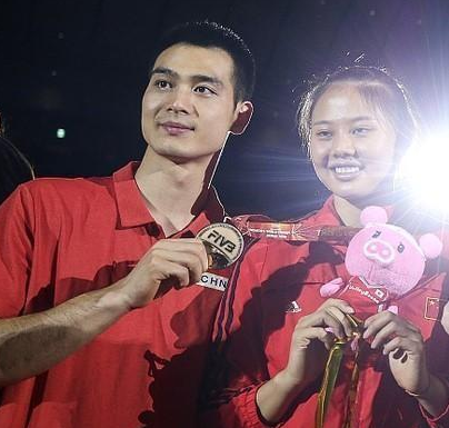 他和她们之间关系也走到非常近,朱婷还比李童大一岁,龚翔宇比李童小