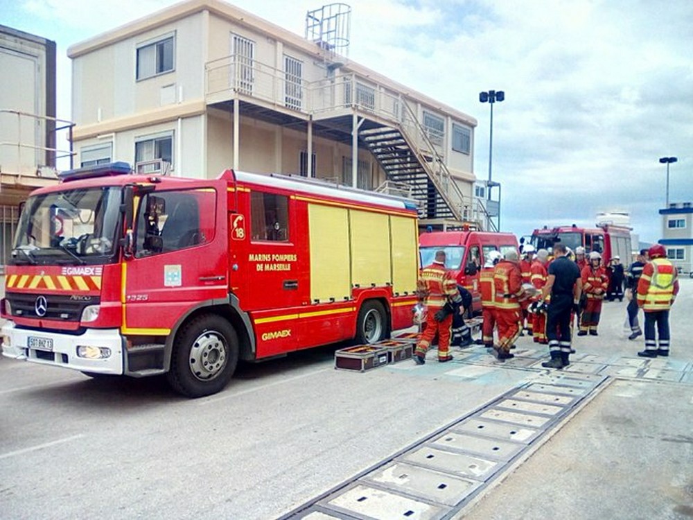 法国核潜艇事故最新细节,起火的位置在尾部舱段,反应堆险些爆炸