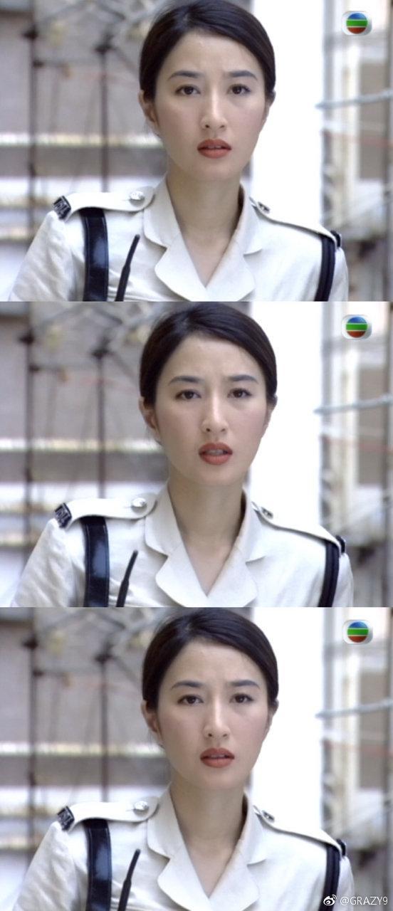 港剧《陀枪师姐》中的关咏荷,网友:家辉嫂好靓呀,满满的回忆!
