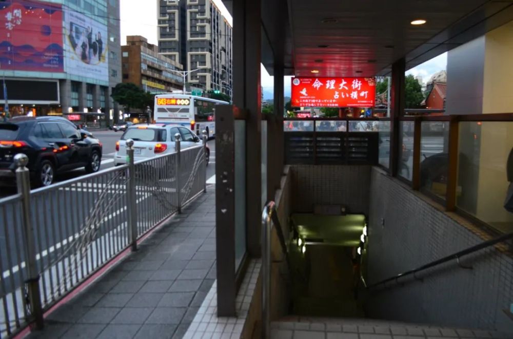 那些城市里算命的人 腾讯新闻