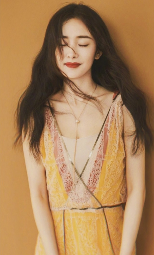 娱乐圈独有的月牙笑——杨幂