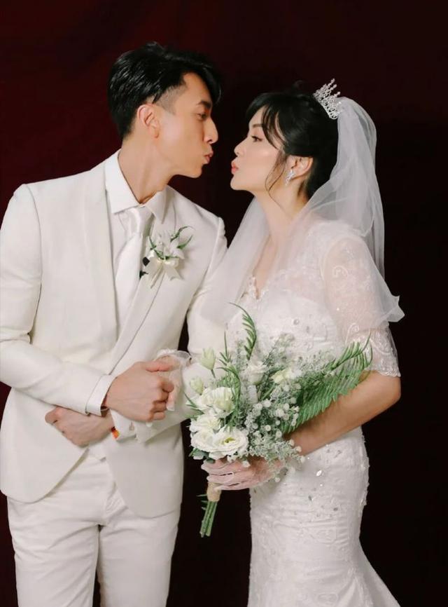 《婚前21天》收官:吴尊补办婚礼,傅首尔再次穿起婚纱