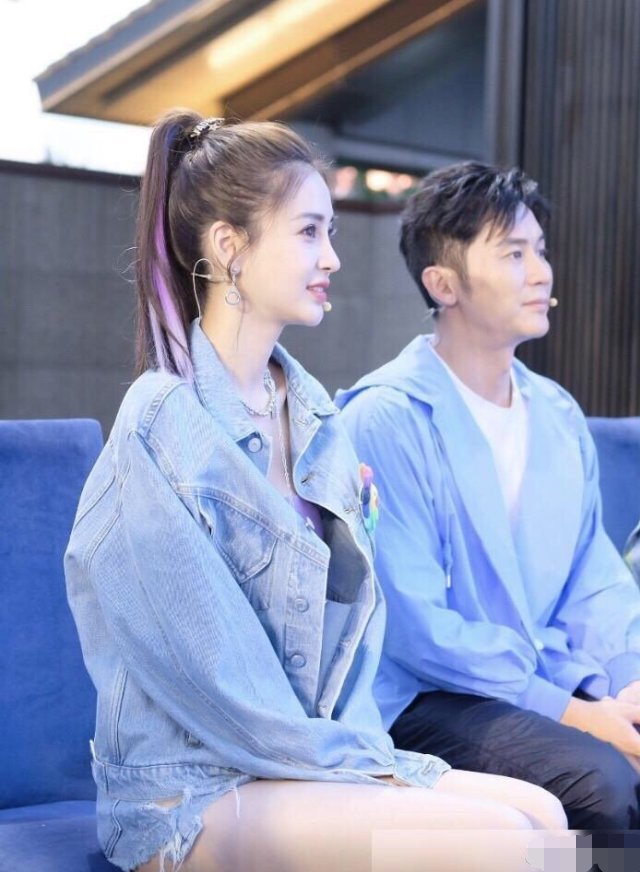 baby吃面只吃一根当看到旁边的郑恺时对比太惨烈我不要面子吗