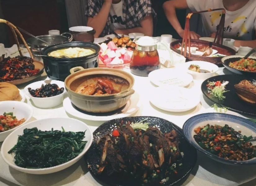 当有人请你吃饭时,要记住"3不要",否则人缘只会越来越差!