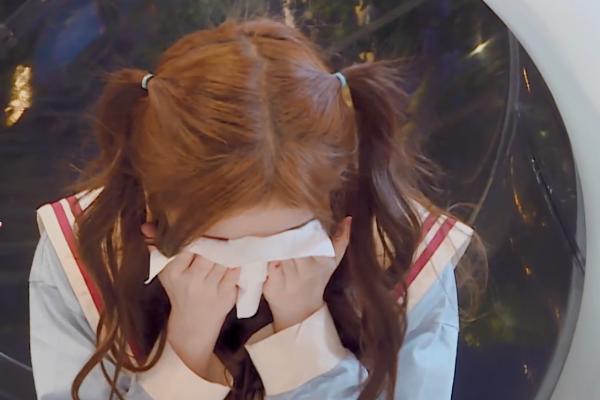 鞠婧祎半永久妆走红看到她擦眼泪的纸巾大家竟然被骗了