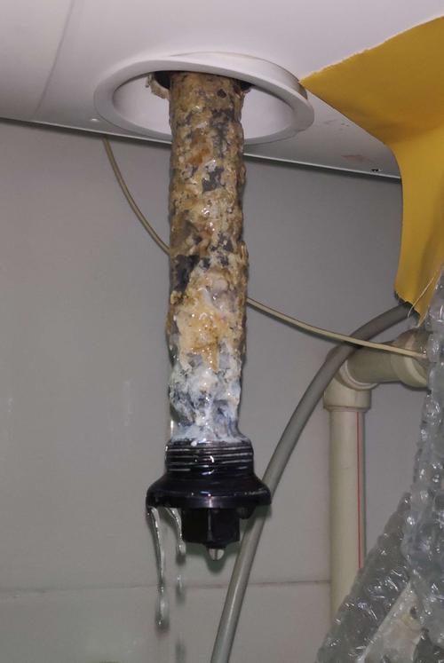 电热水器的排污口可以随便打开吗?打开排污口之前,需要做什么?