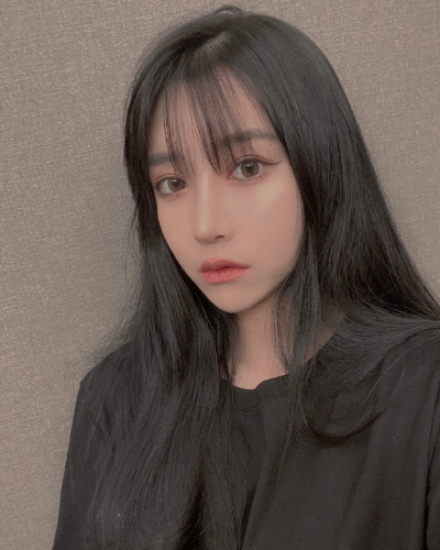 宁波网红白富美韩笑看到原相机下的她是美女没错了