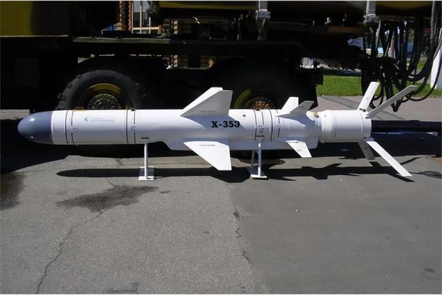 图为x35e天王星反舰导弹