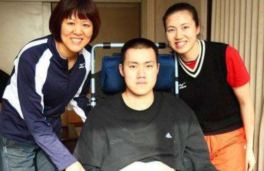 家常便饭了,但是这也对他们的生命造成威胁,郑亮也是男排主力成员之一