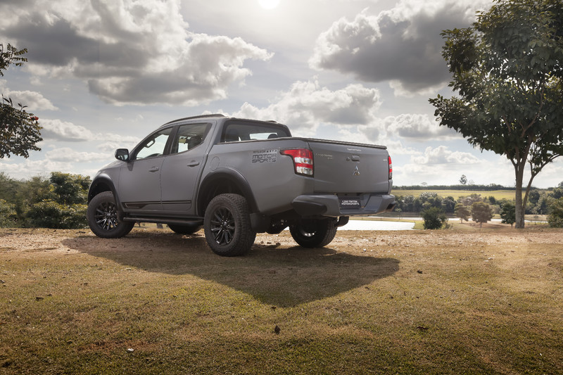 三菱当家皮卡l200 triton,外观超有型,越野悍将_腾讯新闻