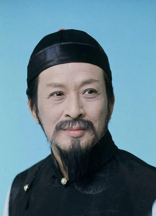"虾叔"关海山原是粤剧小生,1950年开始参演电影,1976年加入tvb,《书剑