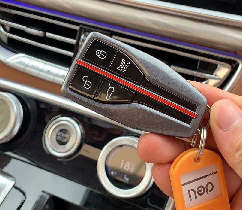 红旗h9豪华车配置出炉,机械增压榨出272马力!或成婚庆新宠