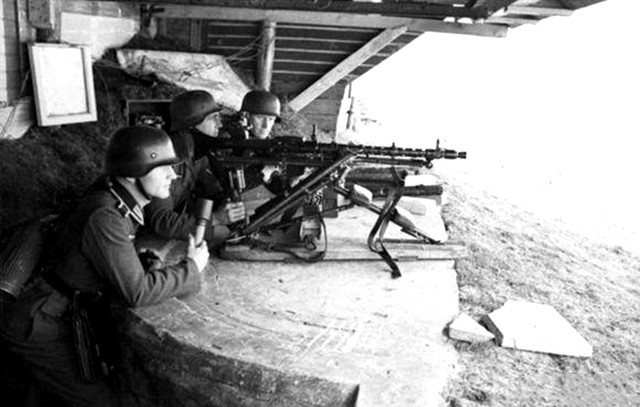 二战迪耶普战役,加拿大被坑惨,留下谜团至今无人合理解释