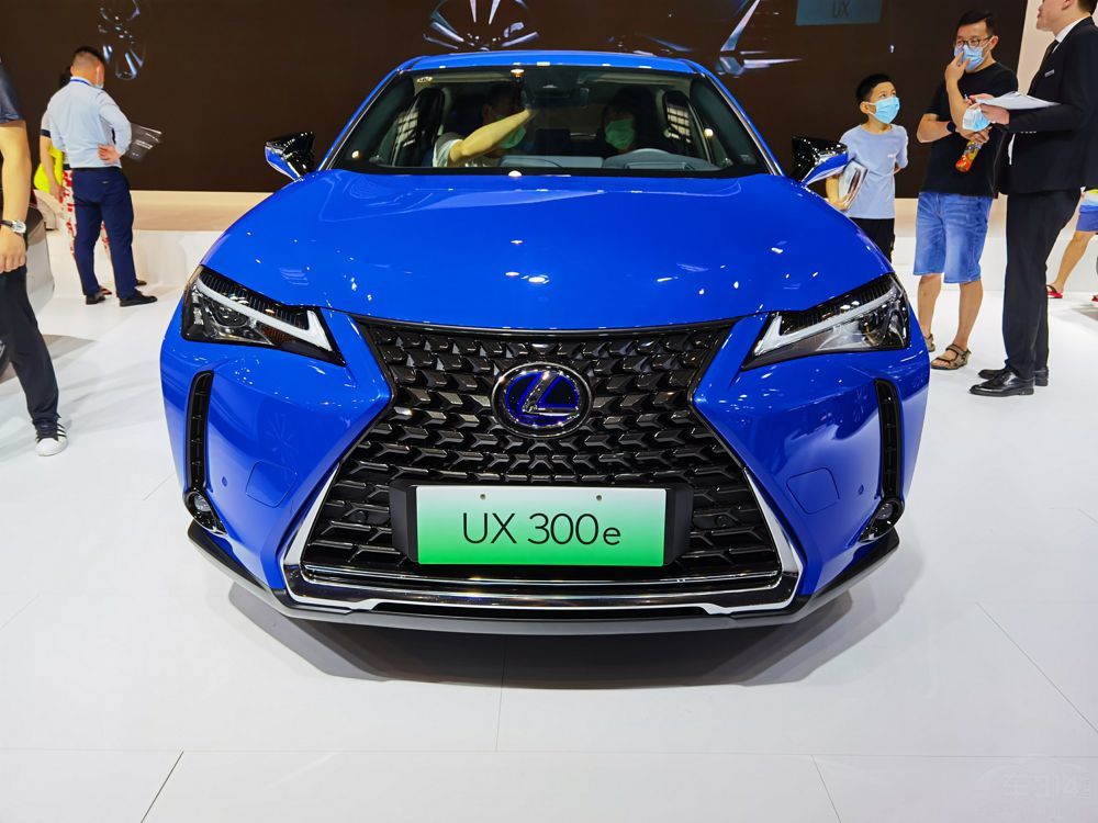 续航400公里 售价36万起,雷克萨斯ux 300e亮相重庆车展