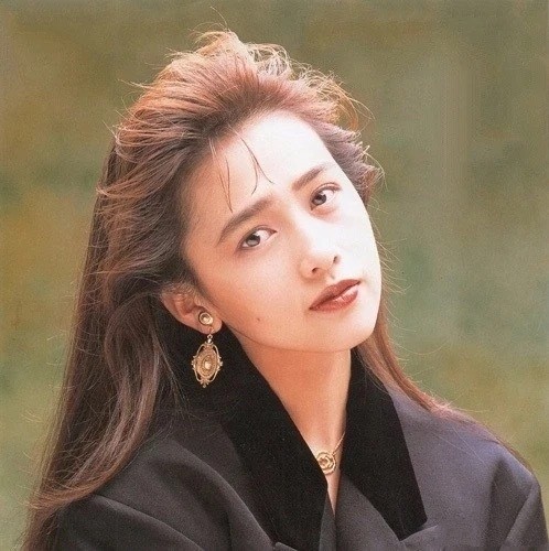 工藤静香容貌崩塌颜值似拾荒女令人不解其故