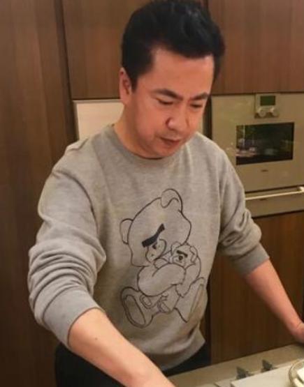 继博纳总裁黄巍自杀后,华谊老总王中磊再曝新情况