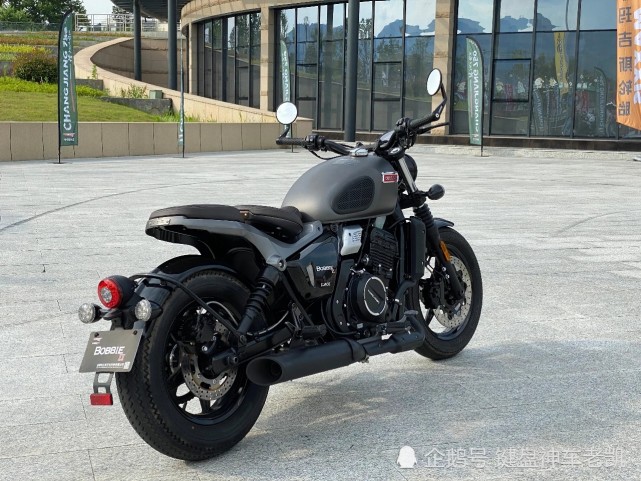 符合长江750的品牌设定,主要目标为情怀复古爱好者.