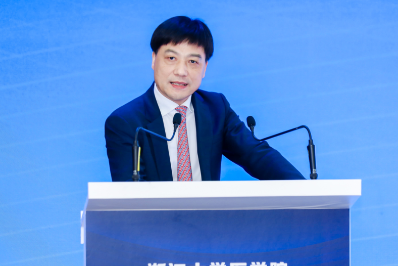 梁廷波在介绍项目情况时表示,浙大一院总部项目是服务长三角一体化