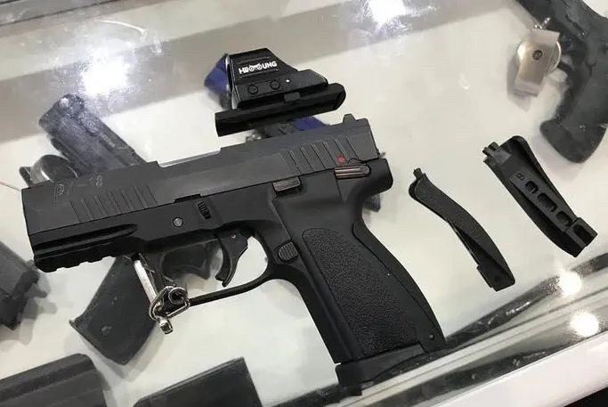 中国终于要有完美的警用手枪了18式手枪能否彻底淘汰92式