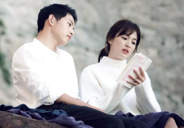 宋仲基晒新欢?再见了,宋慧乔!