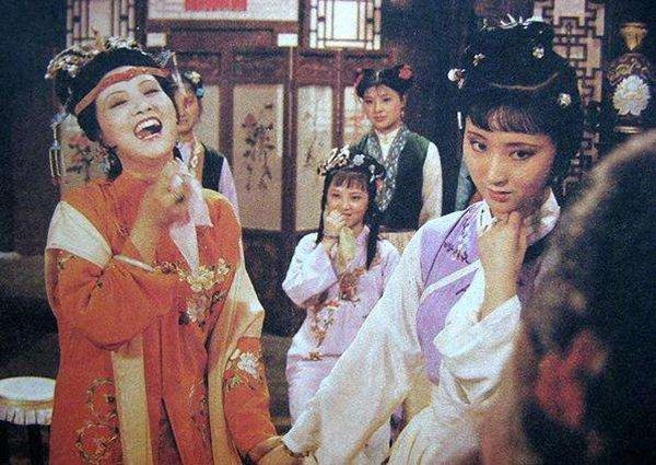 王熙凤抄检大观园,探春大怒和宝钗搬走,为何唯独潇湘馆风平浪静