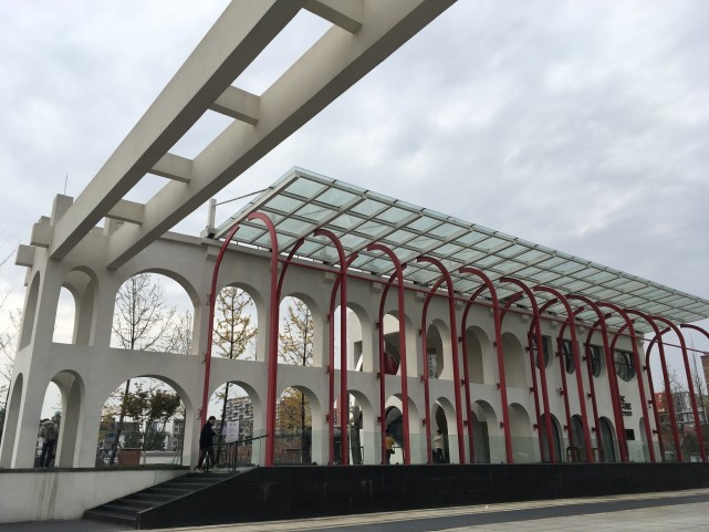 二仙桥公园不同于成都的另一座网红公园,东郊记忆,它们同为工业风的