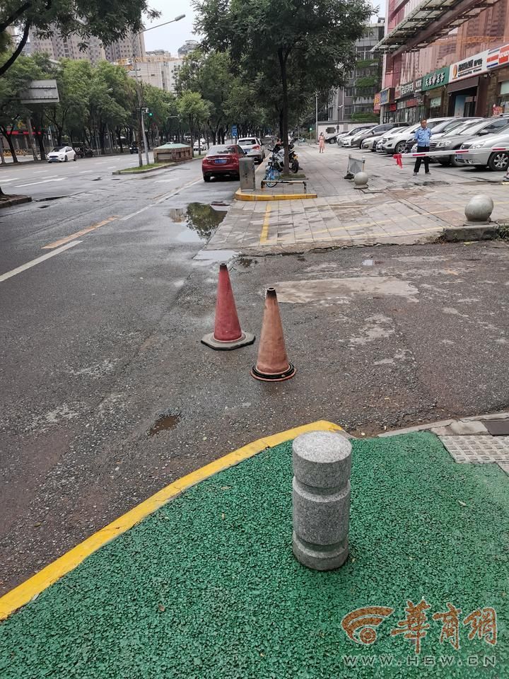 朱雀大街南段人行道铺了绿色塑胶 为啥这段却没有?