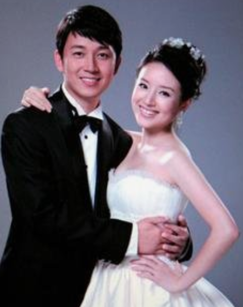离婚8年后潘粤明对董洁实施了报复他曾经说过董洁是最好的老婆