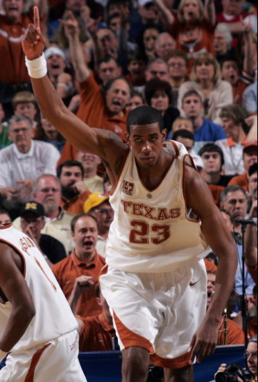 阿尔德里奇的选秀报告:双手过膝的跳投型内线,弱点是不够强硬